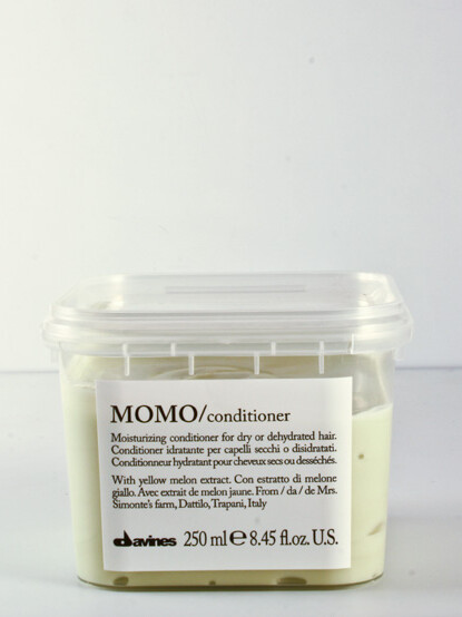 DAVINES ESSENTIAL HAIR CARE MOMO CONDITIONER 250 ml
